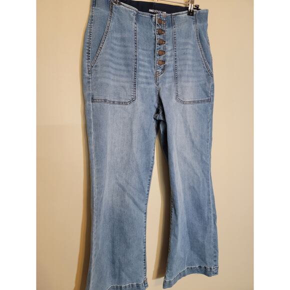 INC denim Women's Flare Bell Bottom Jeans Light Wash Elastic Waist Size 8/29 - Picture 2 of 5